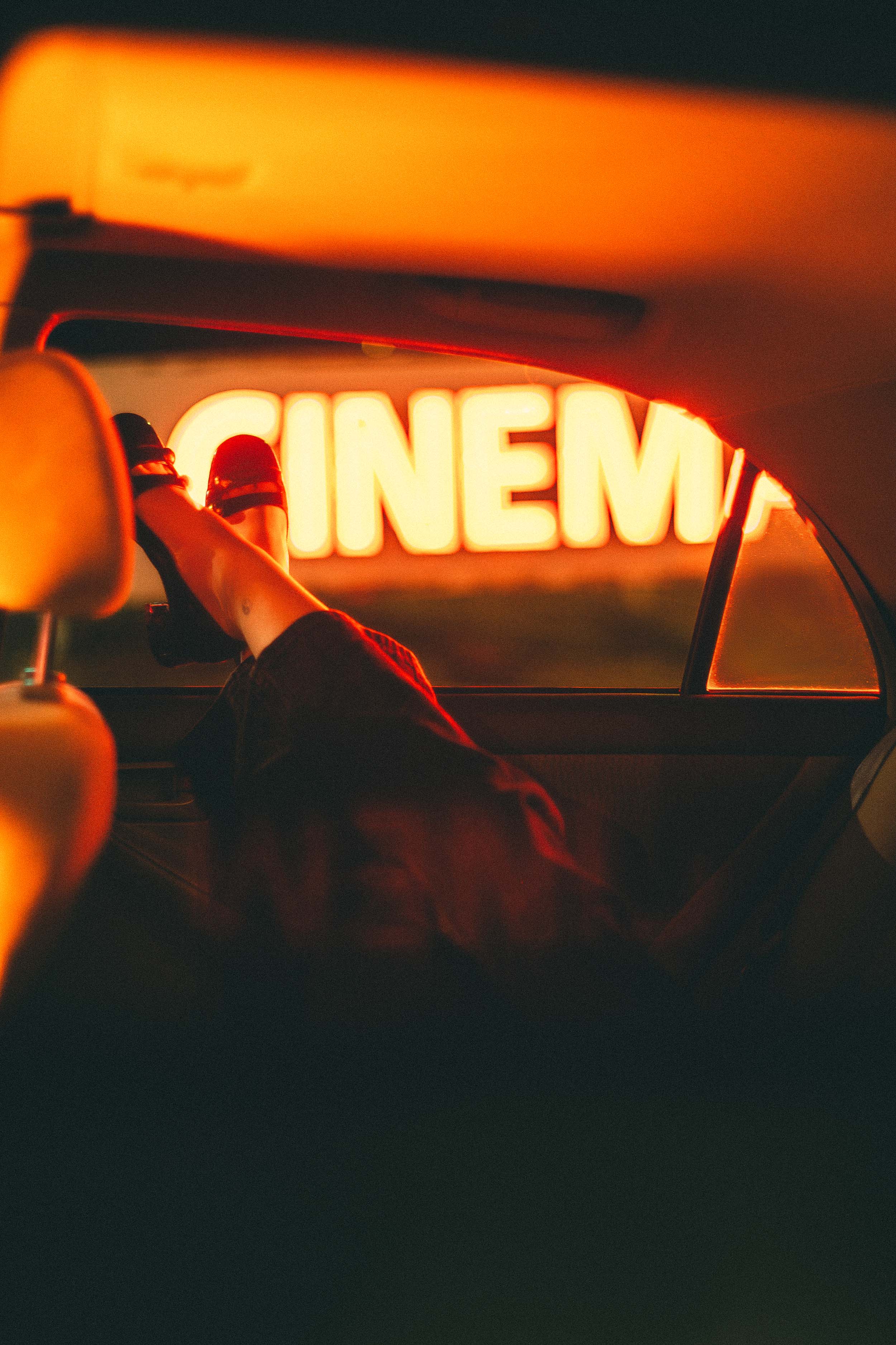 Cinematic Portraits with Vintage Flair by a Movie Theater — photograph 33 of 35